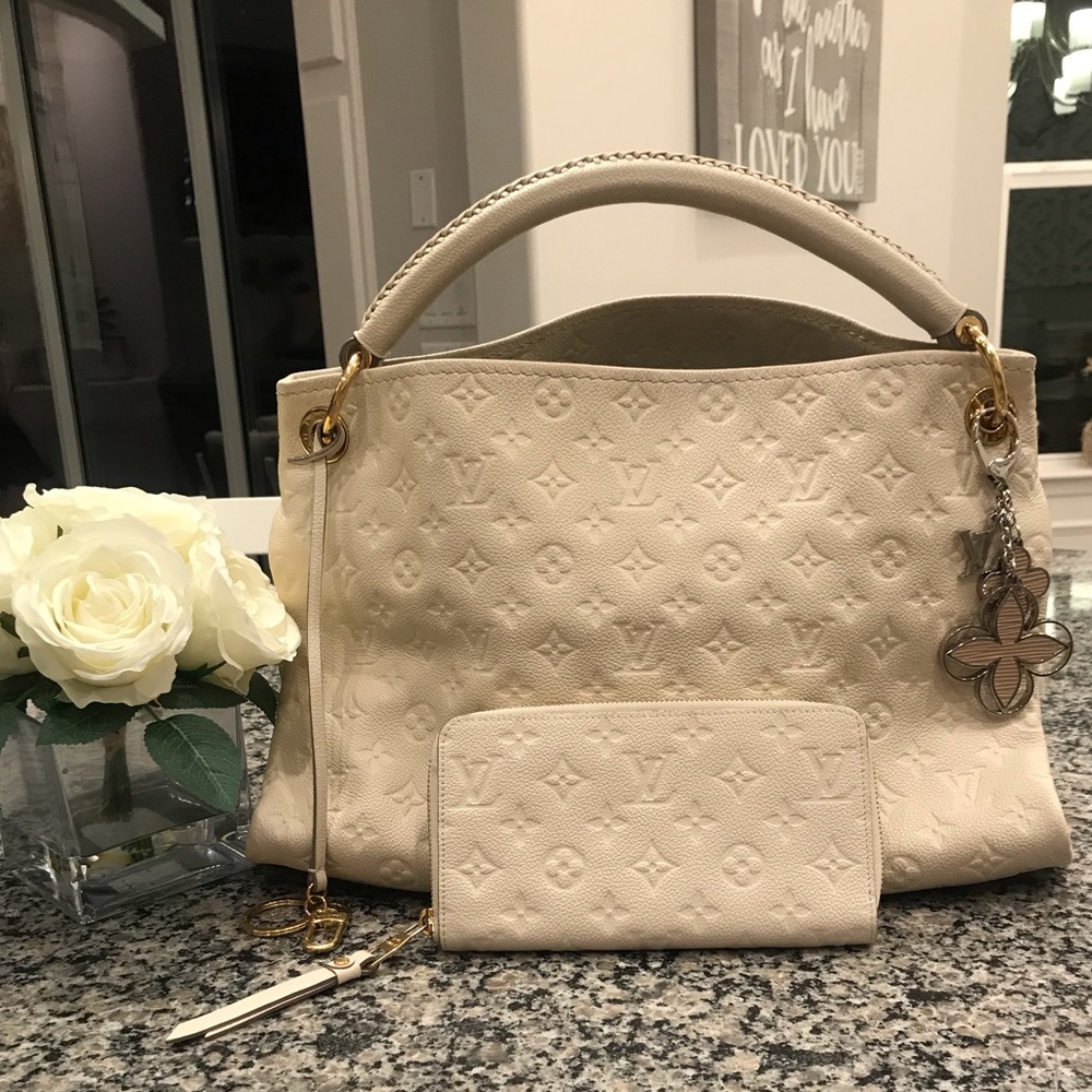Louis Vuitton Empreinte Artsy MM